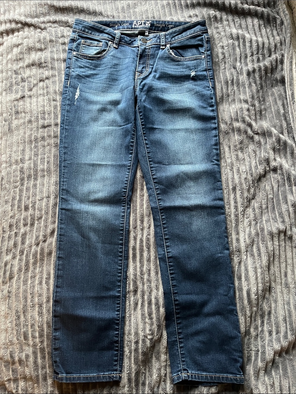 Apt. 9 Women's Straight Leg Jeans in Medium Blue Wash